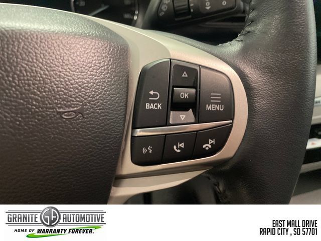 Used 2023 Ford Explorer XLT AWD/4WD image 16