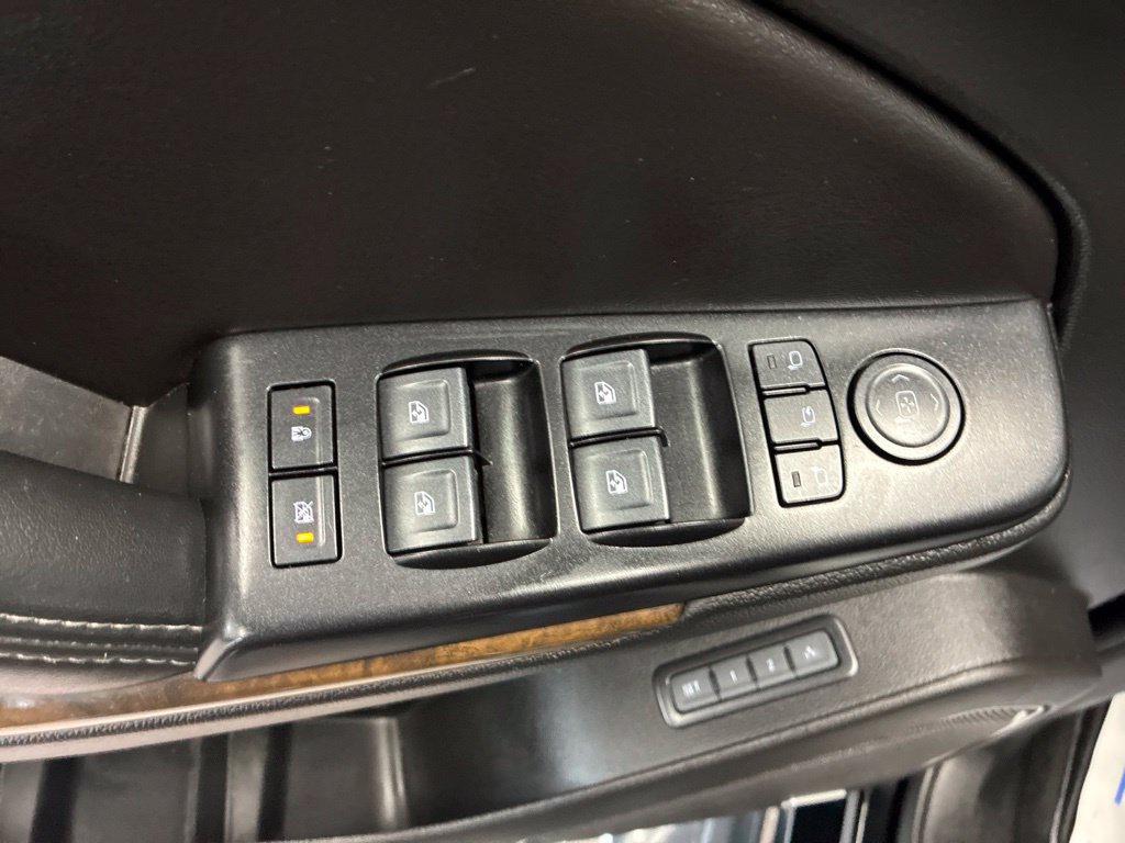 Used 2018 GMC Yukon Denali w/ Open Road Package AWD/4WD image 12
