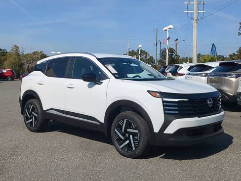 New 2026 Nissan Kicks SV image 2