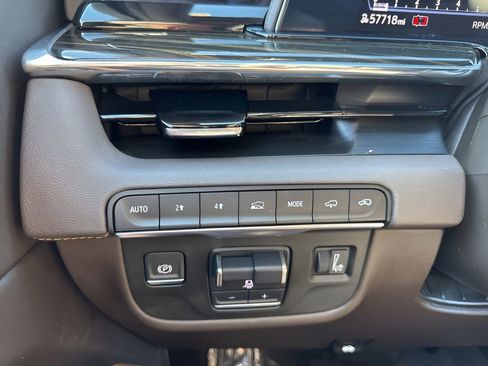 Used 2024 Cadillac Escalade ESV Sport w/ Touring Package image 27