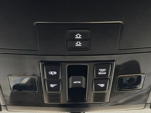 Used 2020 Volkswagen Tiguan SE R-Line image 23