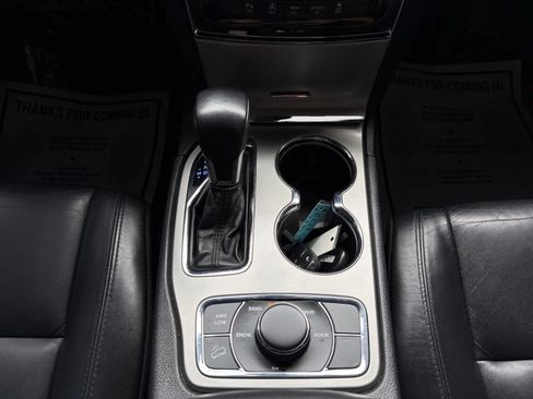 Used 2020 Jeep Grand Cherokee Limited AWD/4WD image 27