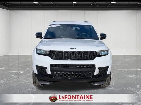 Certified 2024 Jeep Grand Cherokee L Laredo image 8