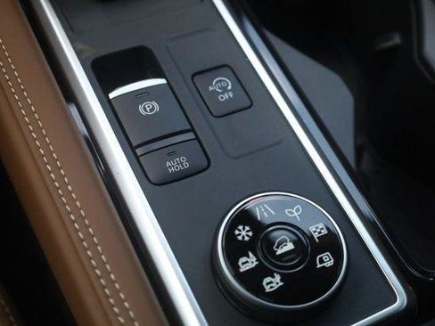 New 2026 Nissan Pathfinder Platinum AWD/4WD image 19