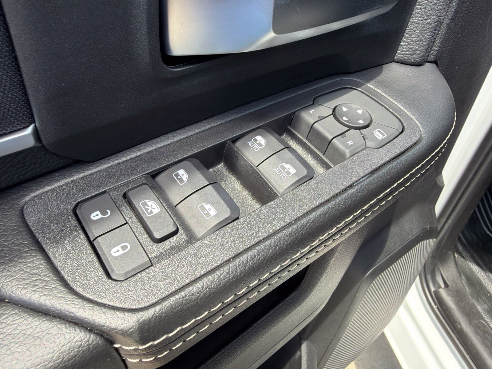 New 2026 RAM 3500 Big Horn AWD/4WD image 15