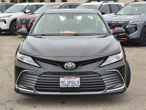 Used 2023 Toyota Camry XLE image 3