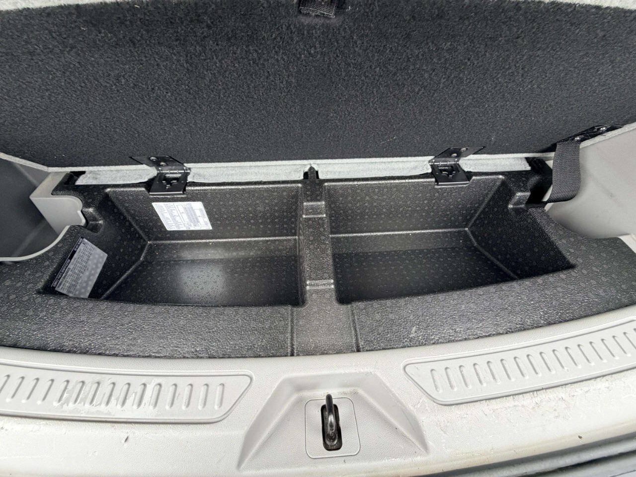 Used 2017 GMC Acadia SLT w/ LPO, Floor Liner Package AWD/4WD image 6