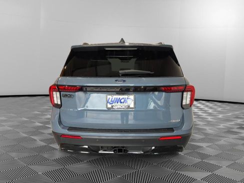Used 2025 Ford Explorer ST-Line w/ ST-Line Street Pack AWD/4WD image 4