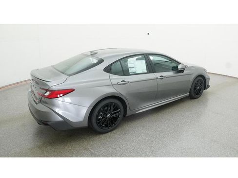 New 2026 Toyota Camry SE image 9