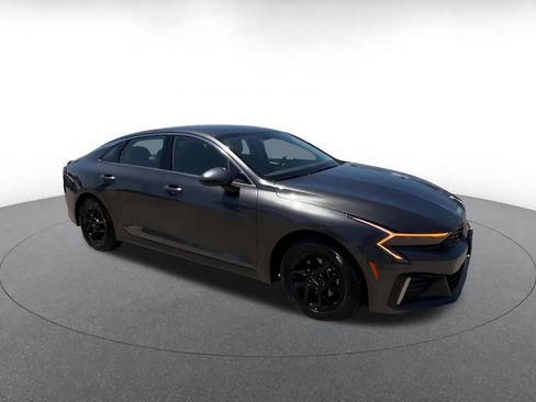 Used 2025 Kia K5 LXS FWD image 2