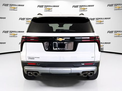 Used 2024 Chevrolet Traverse LT FWD image 6