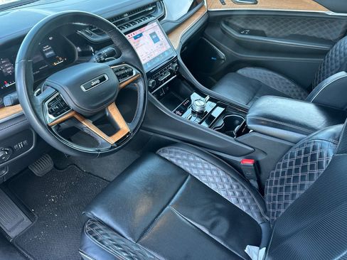 Used 2022 Jeep Grand Cherokee L Summit AWD/4WD image 10