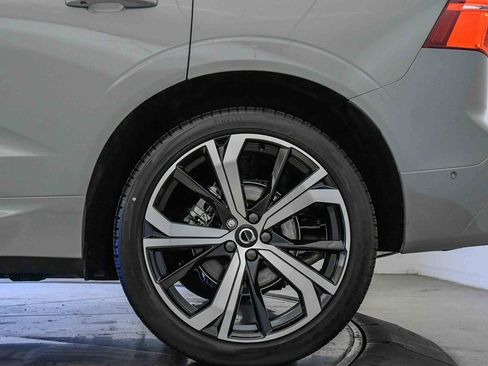 Certified 2025 Volvo XC60 B5 Ultra w/ Protection Package Premier image 10