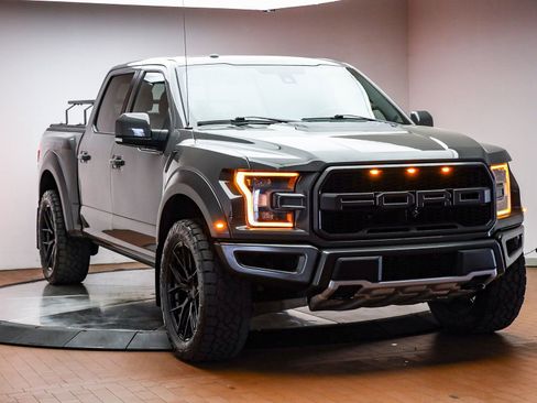 Used 2018 Ford F150 Raptor w/ Equipment Group 802A Luxury image 3