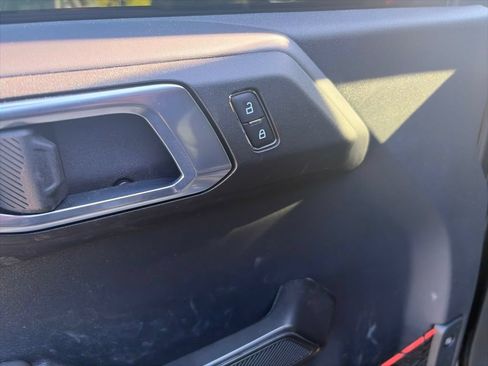 Used 2025 Ford Bronco Raptor AWD/4WD image 18