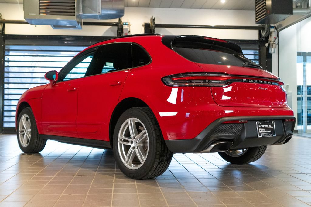 Certified 2026 Porsche Macan AWD/4WD image 3