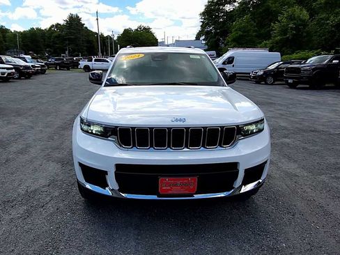 Used 2024 Jeep Grand Cherokee L Laredo AWD/4WD image 3