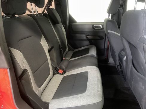 Used 2023 Ford Bronco Base image 28