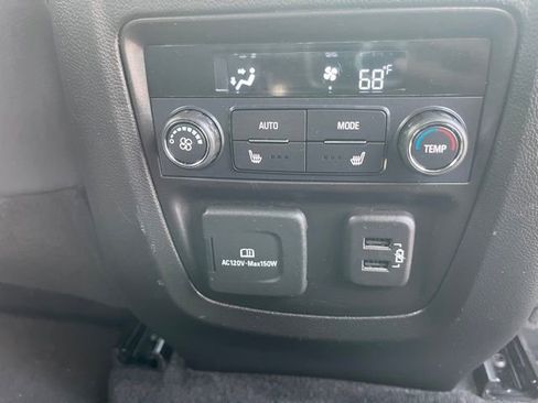 Used 2024 Buick Enclave Premium image 42