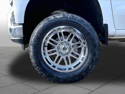 Used 2022 Chevrolet Silverado 1500 LTZ AWD/4WD image 11
