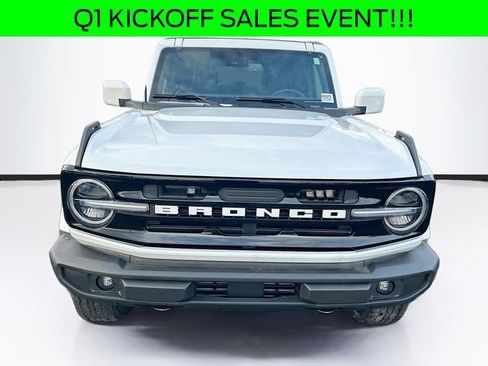 New 2025 Ford Bronco Outer Banks image 2