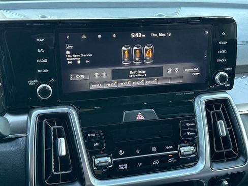 Used 2022 Kia Sorento S image 12