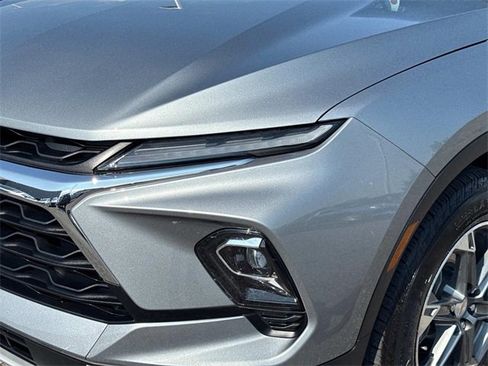 Used 2025 Chevrolet Blazer LT w/ Convenience Package image 11