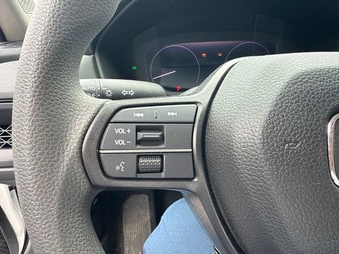 Used 2025 Honda Accord SE image 16