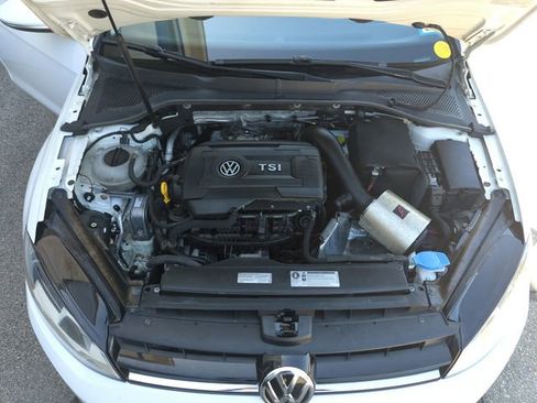 Used 2016 Volkswagen Golf S FWD image 28