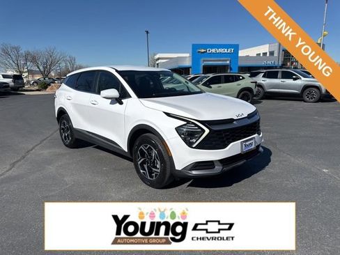 Used 2025 Kia Sportage LX image 1