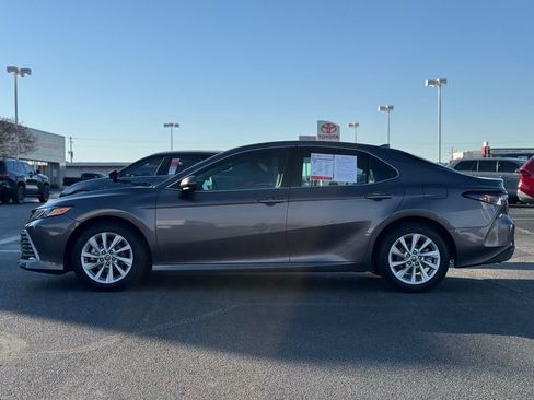 Used 2022 Toyota Camry LE image 8