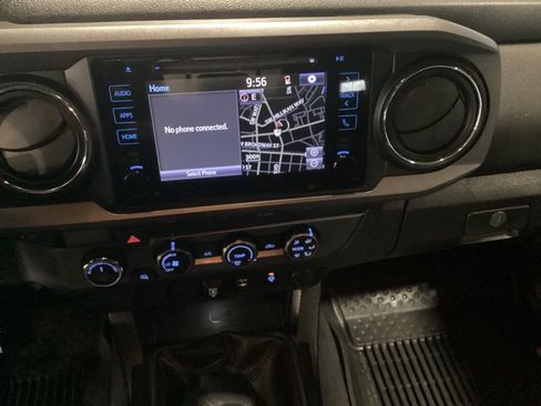 Used 2019 Toyota Tacoma TRD Off-Road image 14