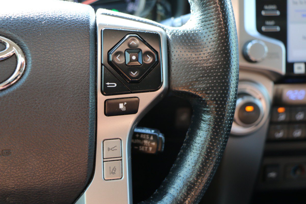 Used 2023 Toyota 4Runner Limited AWD/4WD image 21