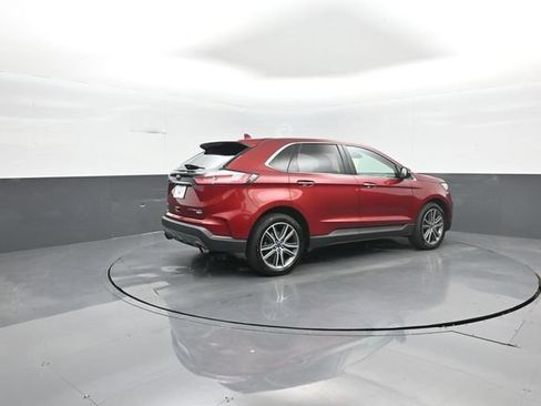 Certified 2019 Ford Edge Titanium w/ Cold Weather Package AWD/4WD image 8