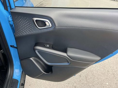 Used 2023 Kia Soul EX image 21