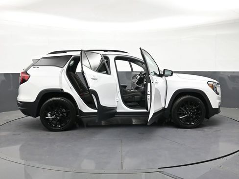 Used 2023 GMC Terrain SLE w/ Elevation Edition AWD/4WD image 33