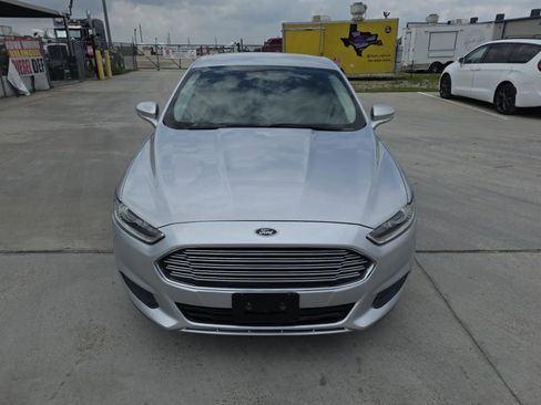 Used 2014 Ford Fusion SE FWD image 4