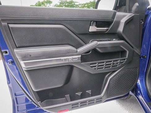 Used 2025 Toyota Tacoma TRD Sport AWD/4WD image 14