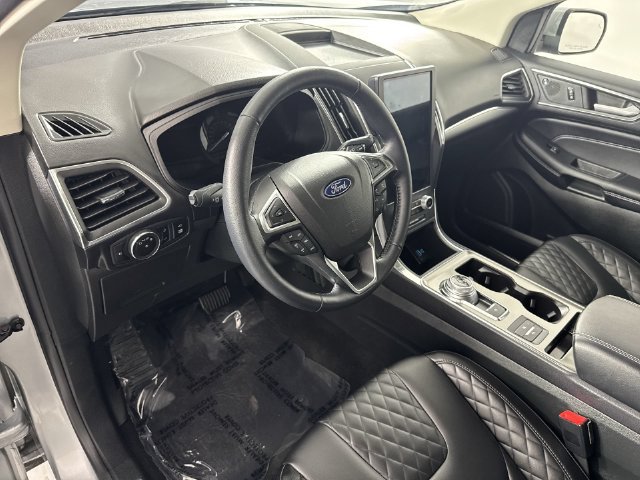 Used 2023 Ford Edge Titanium AWD/4WD image 22