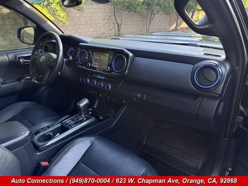 Used 2019 Toyota Tacoma TRD Sport AWD/4WD image 10