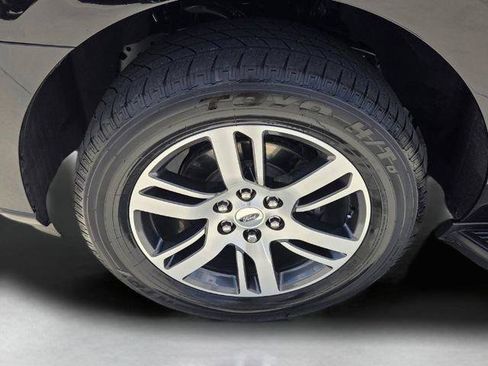 Used 2024 Ford Expedition XLT AWD/4WD image 9