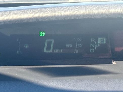 Used 2014 Toyota Prius Five image 15