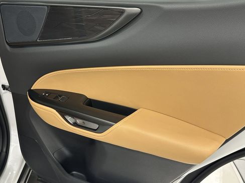 Used 2025 Lexus NX 250 FWD w/ Premium Package image 18