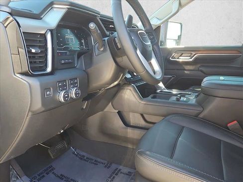 Used 2024 GMC Sierra 3500 Denali w/ Denali Reserve Package image 9
