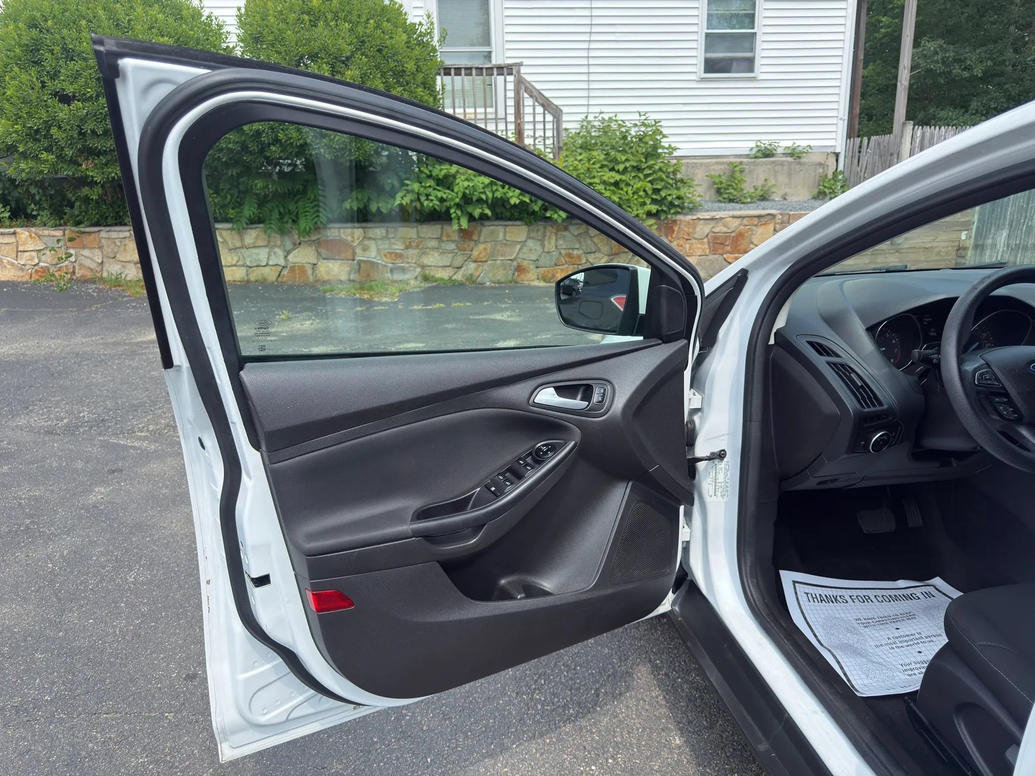 Used 2018 Ford Focus SE FWD image 15