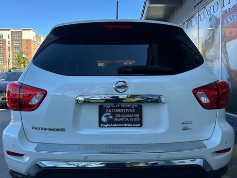 Used 2017 Nissan Pathfinder SL w/ SL Tech Package image 4