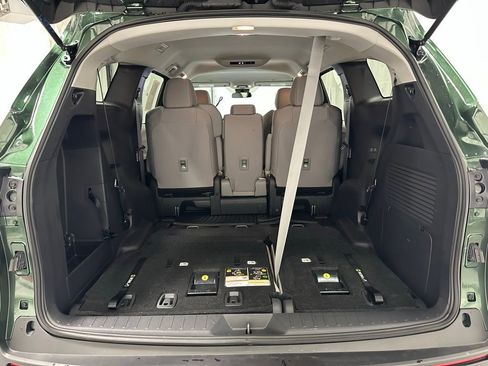 Used 2025 Toyota Sienna LE image 53