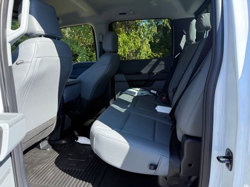 New 2026 Ford F350 4x4 Crew Cab DRW Super Duty image 5