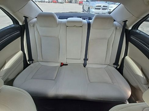 Used 2018 Chrysler 300 Touring w/ Sport Appearance Package image 39