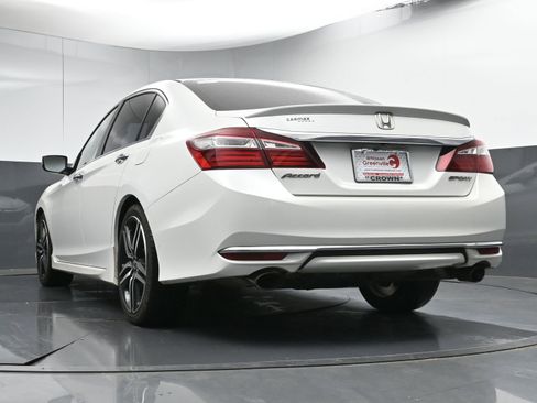 Used 2017 Honda Accord Sport image 25